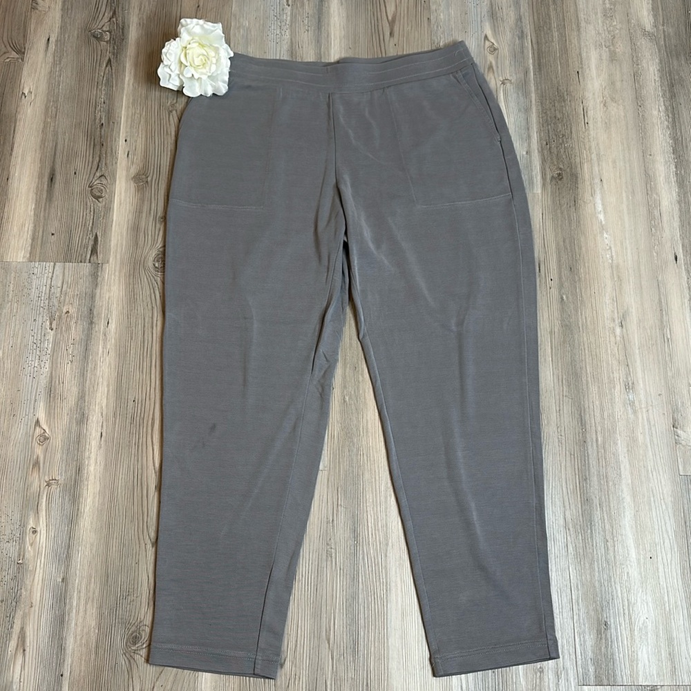 Gently Used Pure Jill Tencel Blend Comfort Stretch Cropped Pants, Large
